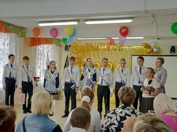 Прозвенел Последний звонок для наших выпускников.